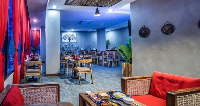 Diamond Palace Resort & Sky Bar