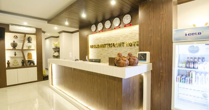 Grand Waterfront Hotel