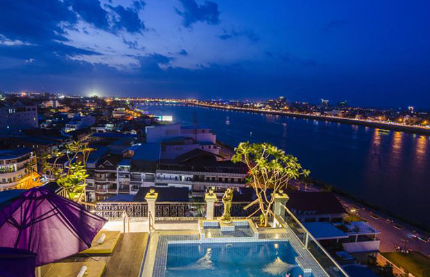 Grand Waterfront Hotel